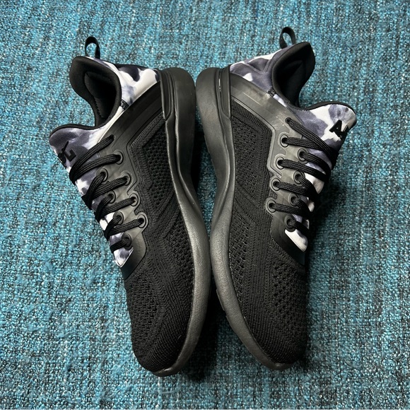 APL Techloom Tracer Running Shoes in Black White Tie Dye - Picture 6 of 9